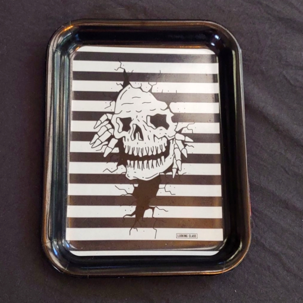 Lurking Class Tray